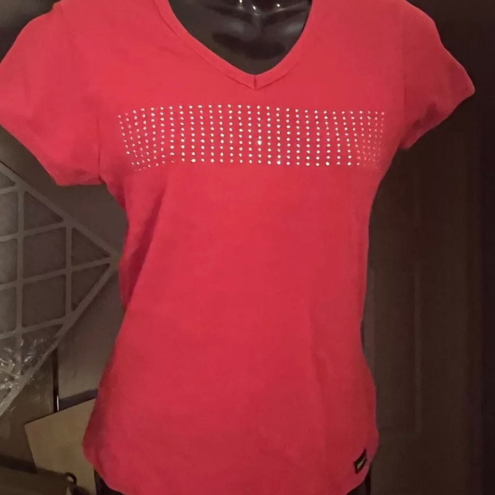 Guess Size Large T Shirt